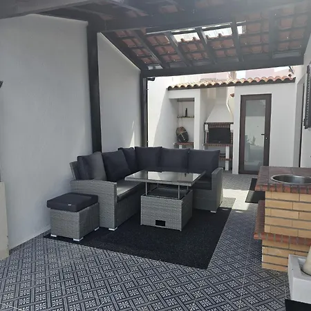 Feriehus Sunflower Castle View In *