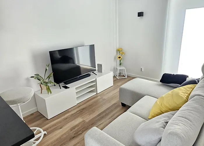 بيت للعطل Sunflower Castle View In *