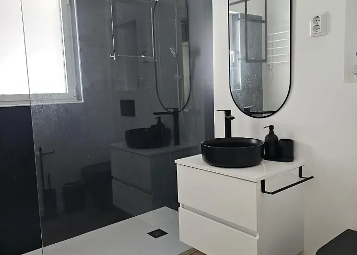 بيت للعطل Sunflower Castle View In *