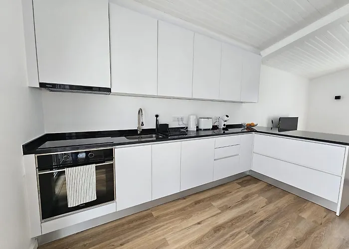 Sunflower Castle View In بيت للعطل Óbidos